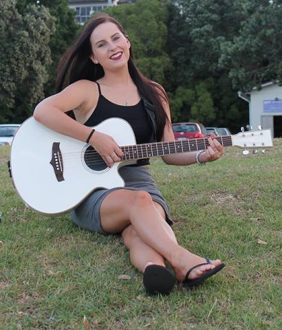 http://country-rock.co.nz/sites/default/files/melissamooremain_0.jpg